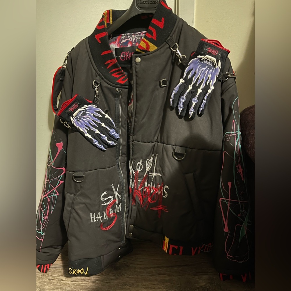 Large oversized skoot space jam jacket comes with skeleton gloves💀
